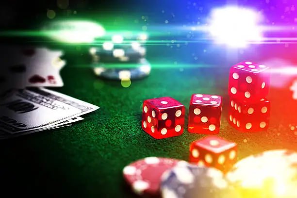 Layar aplikasi lotto 4d menampilkan pasar Liga 1 dan opsi deposit DANA